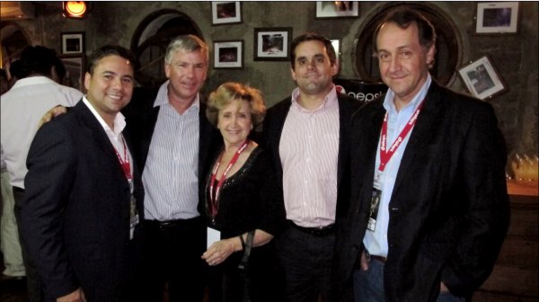 José Luis Pierola junto a Felipe Álamos, Nila Baretto, Felipe Calvo y Tino Gracia Baretto.