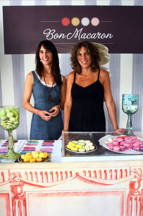 Macarena y Carolina dicen que el proceso para hacer los macarrones es bien complicado. 