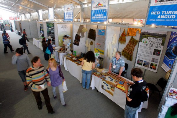 En este tipo de ferias se abre una importante vitrina para los pequeños productores del agro. 