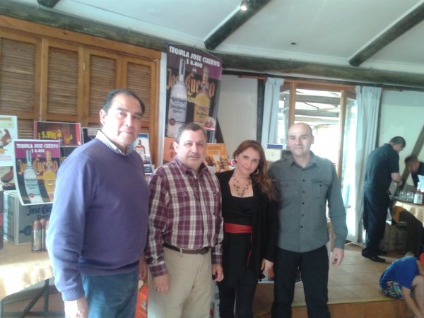 Juan Canales, restaurante Terraquincho, El Tabo; José Muñoz Maulén, distribuidora La Reina; Mical de García, minimarquet El Tabo, y Felipe García, minimarquet El Tabo.