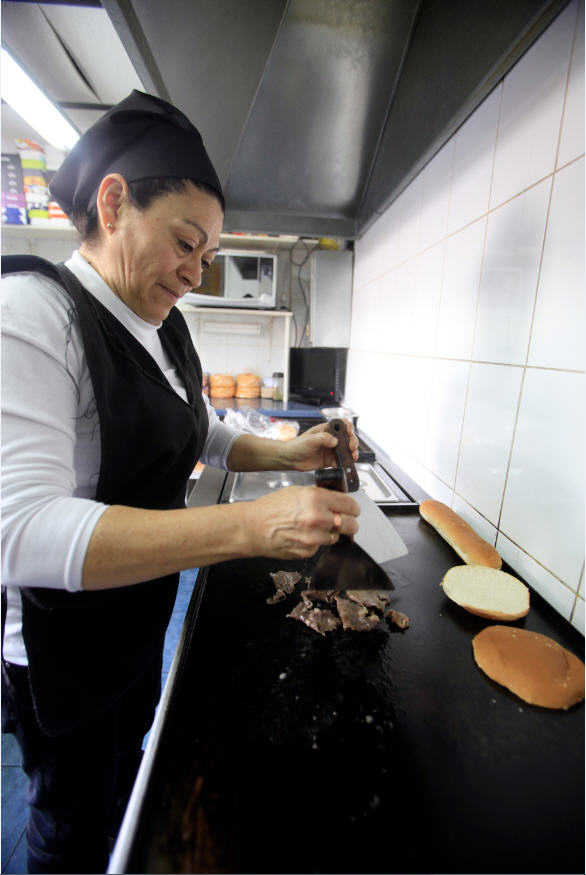 El carrito de la "Tía Susy" tiene harto éxito entre los vecinos.