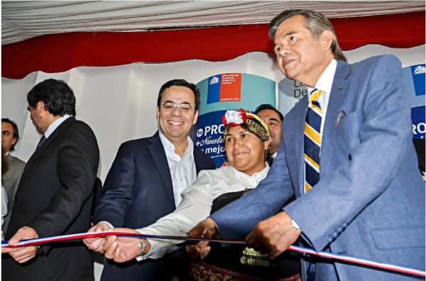 La inauguración fue encabezada por el ministro de Economía.