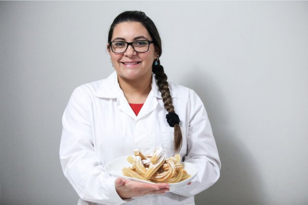 Tres variedades de churros vende Paula López.