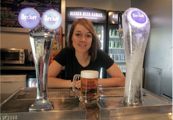 "Durante octubre abriremos otro Becker BeerGarage en Providencia", Alice Martins Cervecería Chile. 