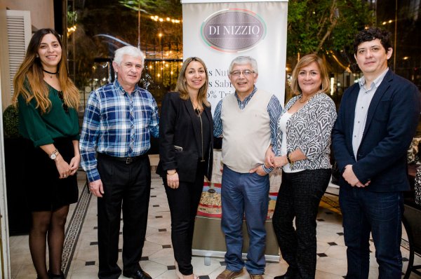 Carla Soto; Jorge Binder (padre); Valeria Fuentes, subgerenta de marketing Adelco; Eduardo Laibe; Rebeca Sáez y Jorge Binder (hijo).