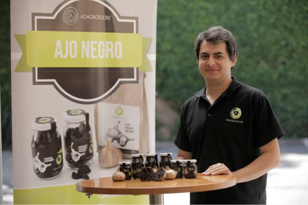"Tenemos tres variedades: original, merquén y aceite de oliva", cuenta Fournies.