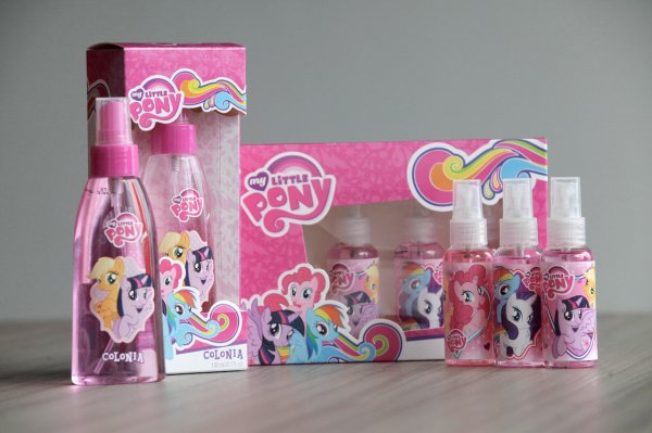 El set de tres minicolonias de My Little Pony.