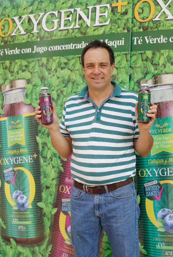 "Botillerías y los negocios de barrio son nuestros principales clientes", afirma José Eugenio Martínez
