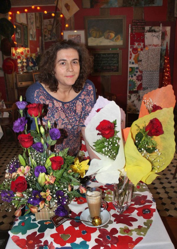 "Siempre nos pareció romántico tomarse un café alrededor de arreglos florales", cuenta Beatriz Quevedo