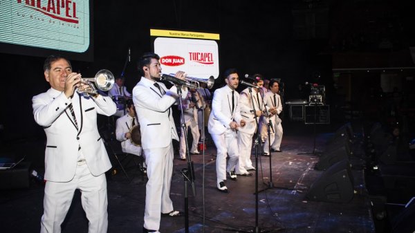 Todo el mundo bailó con la Orquesta Pachuco y la Cubanacán.