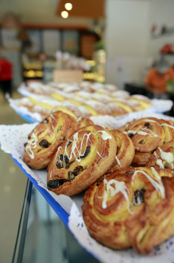 Pastelería y repostería también son parte de la oferta.