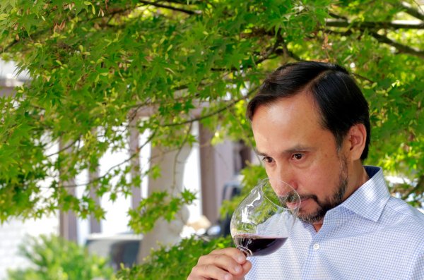 El enólogo Álvaro Peña encabezó la presentación de vinos patrimoniales.