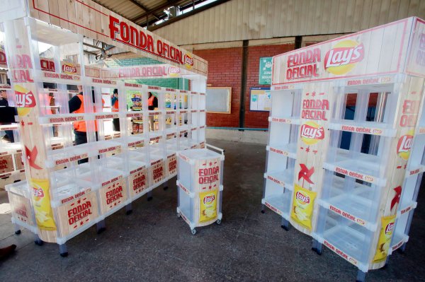 Trabajan junto con Pepsi, TriCiclos y Comberplast, para que todas las bandejas
promocionales vengan de productos reciclados.