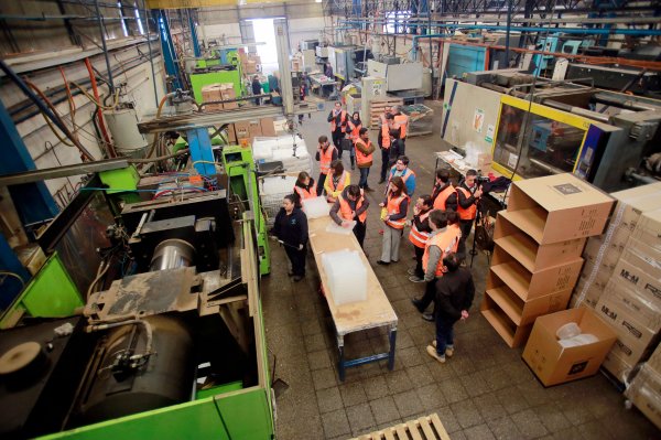 Trabajan junto con Pepsi, TriCiclos y Comberplast, para que todas las bandejas
promocionales vengan de productos reciclados.