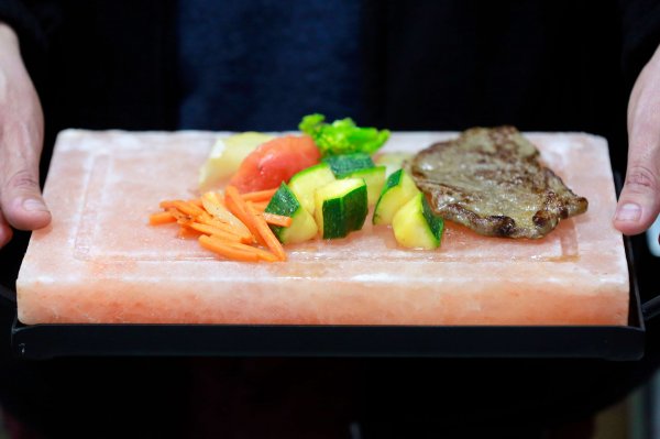 Las planchas son ideales para preparar carnes
rojas, blancas, mariscos y verduras.