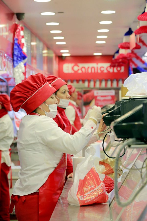 Los locales de El Carnicero atenderán para las compras de último minuto.