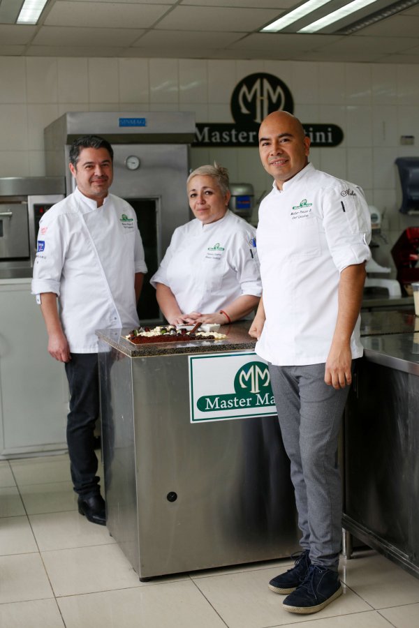 El equipo de Master Martini con Walter Preuss,
Pamela Ibarra y Marco Reyes.