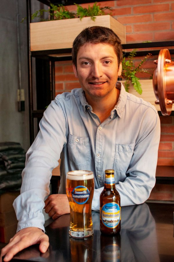 "Su combinación de maltas rubia y de trigo la convierten en una cerveza fácil de tomar", explica Kunstmann.
