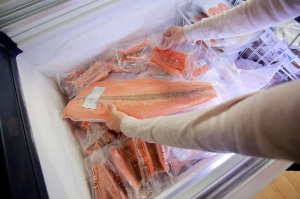 El salmón se vende en formato grande y en porciones individuales.