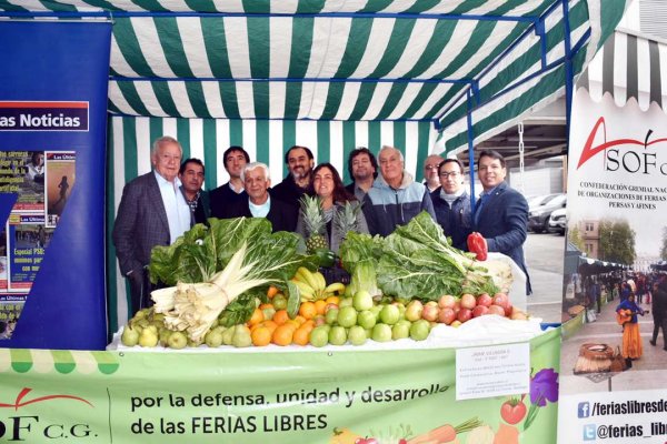 Para esta importante ocasión se levantó un puesto de feria en las dependencias de LUN.