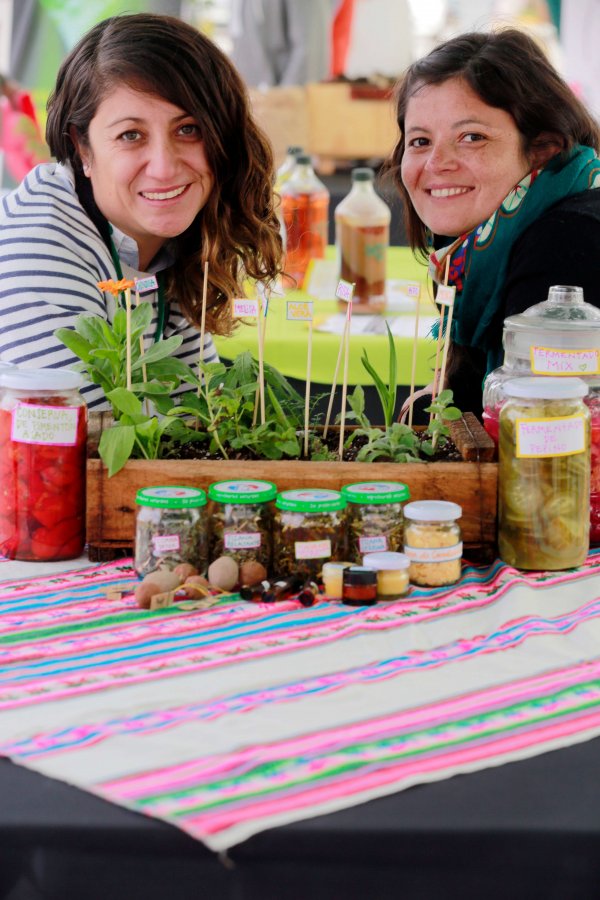 Laura Fuentes y Bárbara Iturriaga representaron a Casa Ti Fen en la Expo.