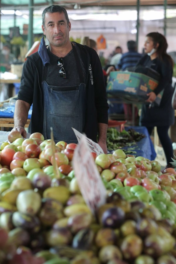 "En una casa que arrendé tengo un pequeño centro de distribución", explica Cabrera.