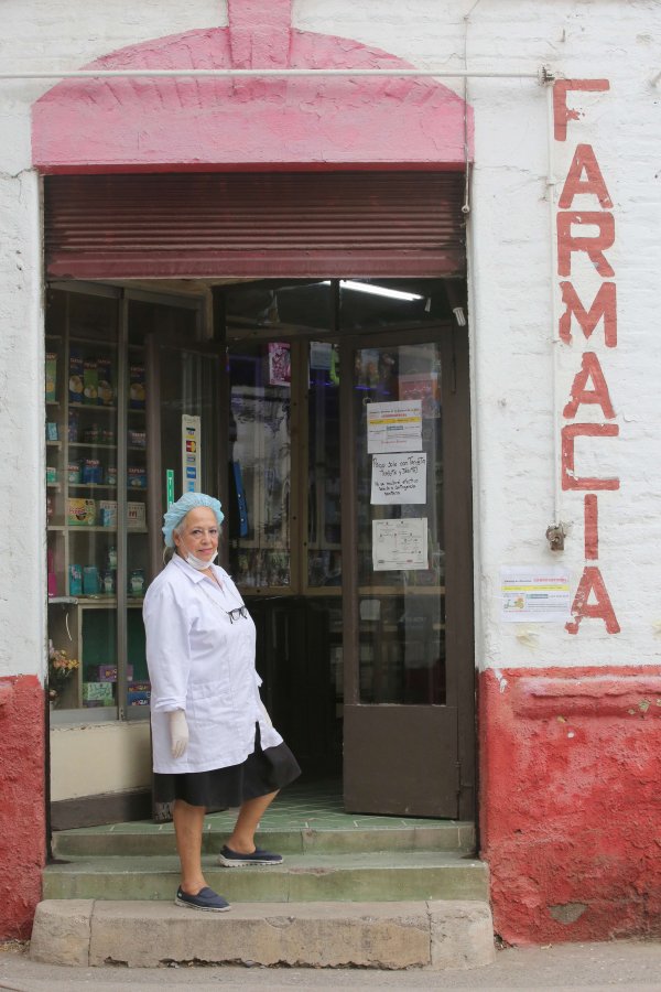 "Hace más de 30 años que manejo este negocio y conozco bien a gran parte de mi clientela". ?Rosa Ibaceta   