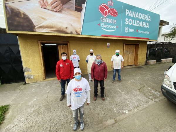 El resultado del trabajo del equipo de La
Panadería Solidaria va a comedores, zonas
rurales y hogares de ancianos.