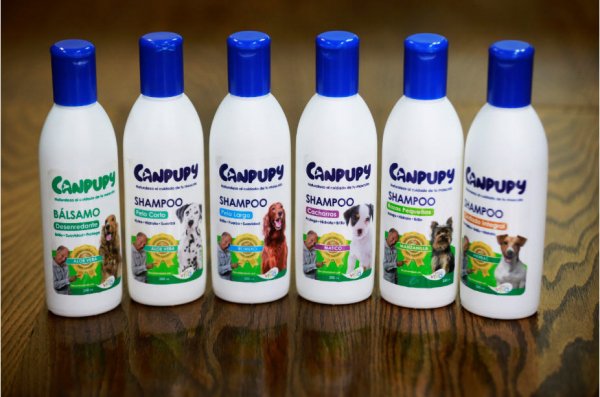 Los shampoo Canpupy vienen en botellas de 350 ml. y su precio es $2.990.