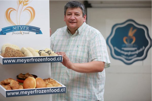 Tenemos doce tipos de panes pre horneados congelados. Guillermo Meyer