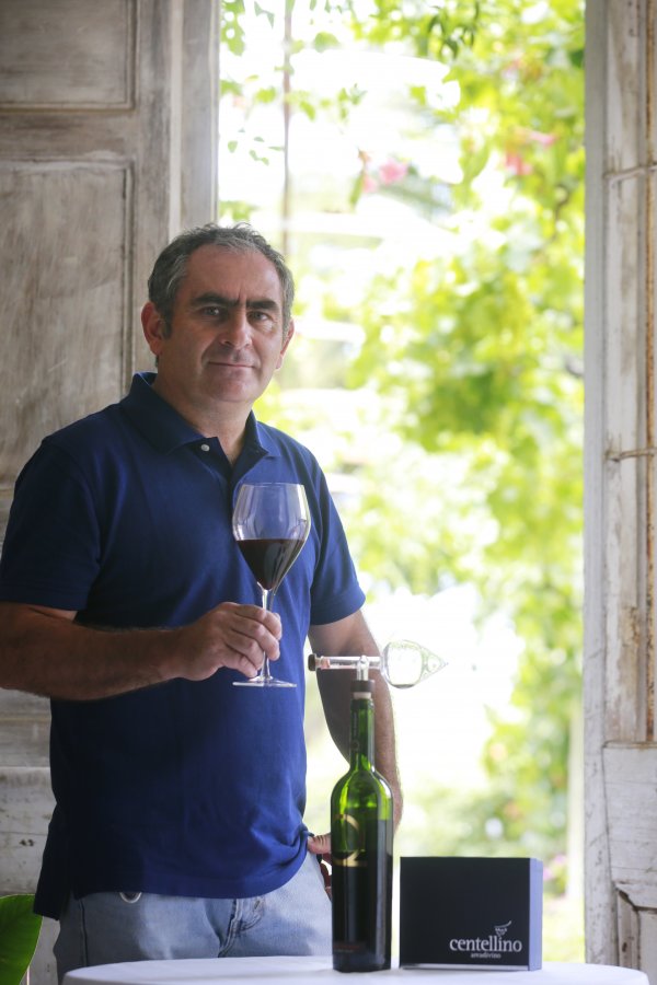 "Llevamos once años importando productos para el correcto cuidado y servicio del vino", explica Ravenna.