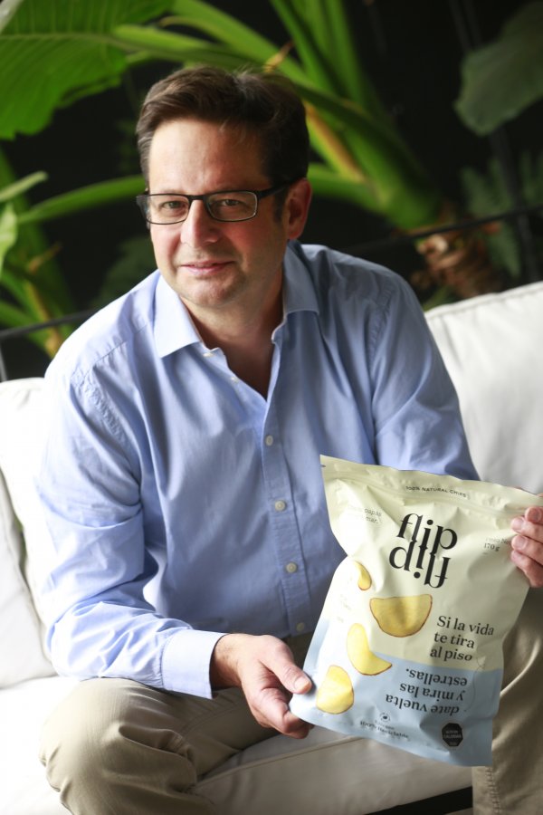 "Flip Snacks tiene un tercio del aceite de las papas tradicionales", explica Bouchon.