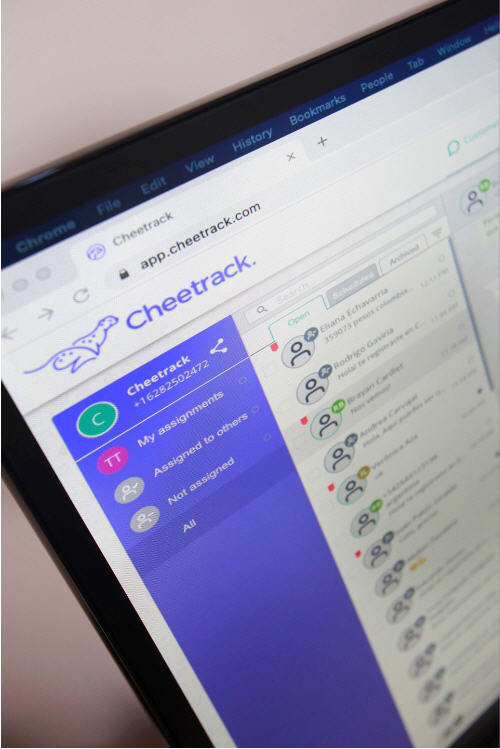 Cheetrack tiene disponibles dos planes para los clientes.