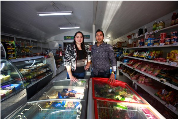 Lilian y Eduardo partieron hace dos años con el minimarket.