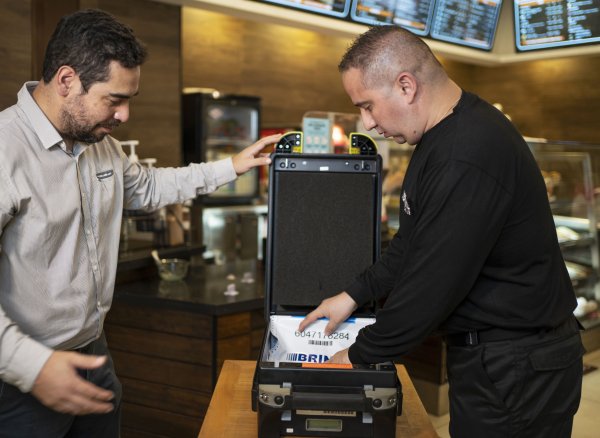 Ante un intentento de robo los billetes quedan
entintados e inservibles.