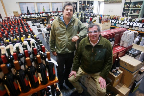 Hay disposición a probar nuevas viñas y cepas. Felipe González y Manuel González, Patagon Wines. 