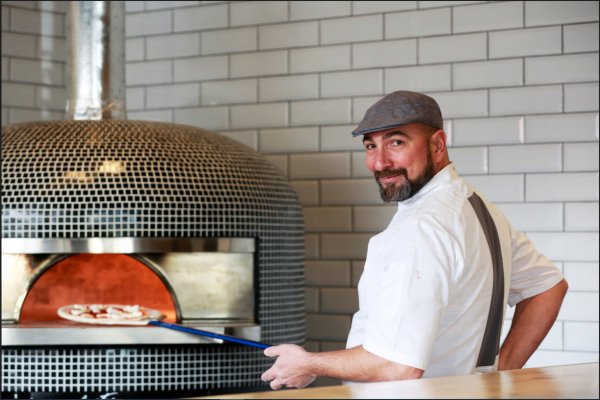 Julio Cuevas cuenta que en un par de meses llevarán a cabo el Primer Campeonato Nacional de la Pizza.