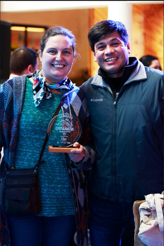 Esta es la segunda vez que recibimos un premio. Dafne Betti y Miguel Silva, Doña Bettio 