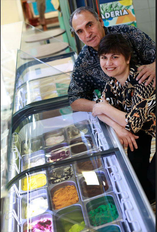 "El catálogo de nuestra heladería lo conforman 120 sabores". Arturo Mieres, Delicatezza