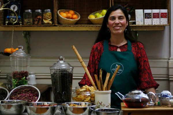 Nuestro curso principal de tea blend tiene un amplio programa. Carla Silva, Tinte Gourmet