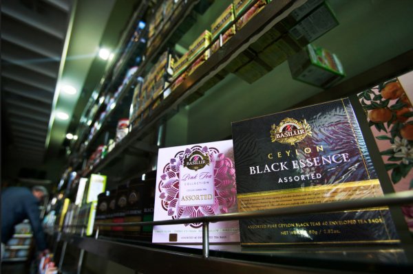 La línea Black Essence tiene mezclas como chocolate menta, rosa bergamota y coffe caramel.