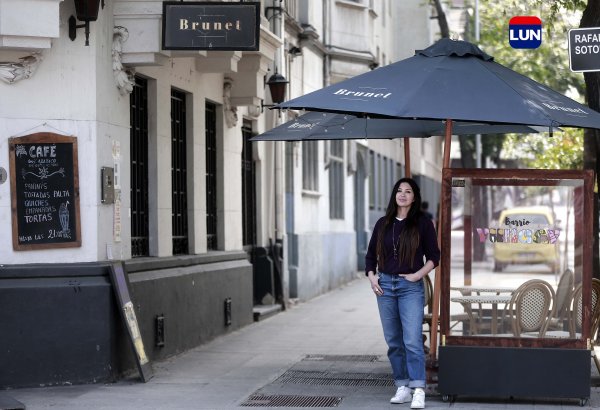 Paula Lefever es la dueña del Café Brunet.