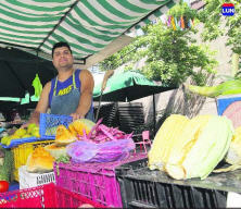 "Hartas personas nos han preguntado si podemos agregar
más puestos a la feria", Juan Andrés Guzmán, Feria Subcentro