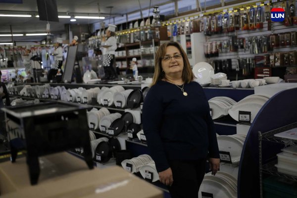 "Todos los artículos que tengan que ver con el consumo de alcoholes es lo que más se lleva hoy en el área gastronómica", afirma Paola Sfeir.