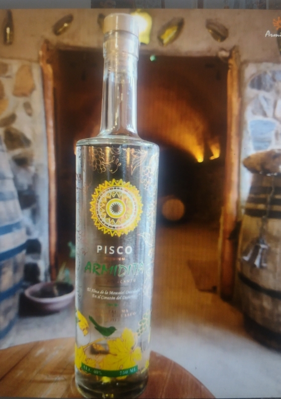 El pisco se elabora con uva moscatel