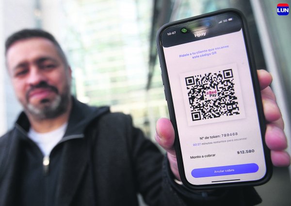 "Hpay permite a los comerciantes aceptar pagos a través de diversas plataformas que operan con un código QR", explica Soto.
