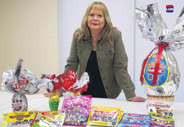 "Los Huevitos siguen liderando las ventas". Marta Altura, La Oferta