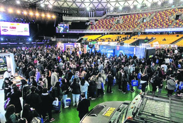 El encuentro de socios del Club Alvi es el principal punto de encuentro para los comerciantes.
