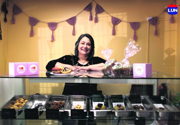 Paola Olivares montó el negocio junto a su hermano, quien se encarga de temas logísticos.