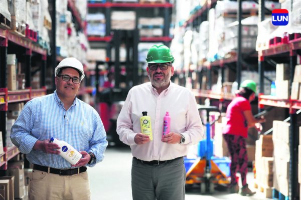 Pedro Azola junto a Alejandro Nazer.